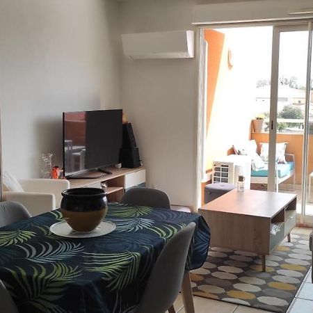 Appartement Avec Grande Terrasse A 15 Mn De La Mer Saint-Esteve  Exterior photo