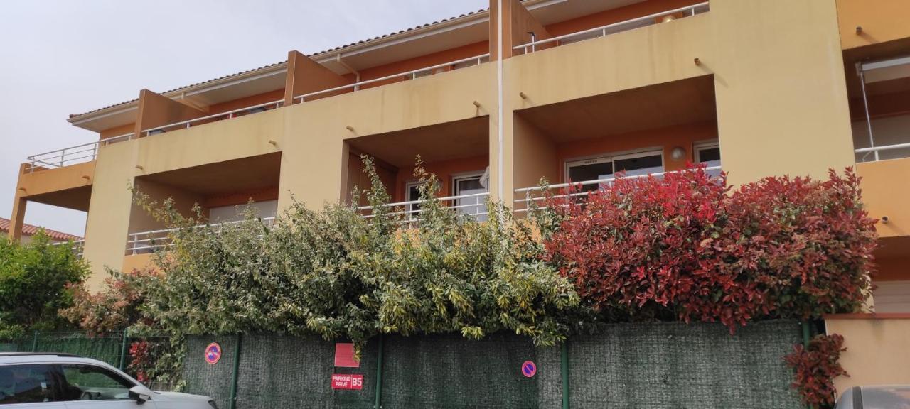 Appartement Avec Grande Terrasse A 15 Mn De La Mer Saint-Esteve  Exterior photo